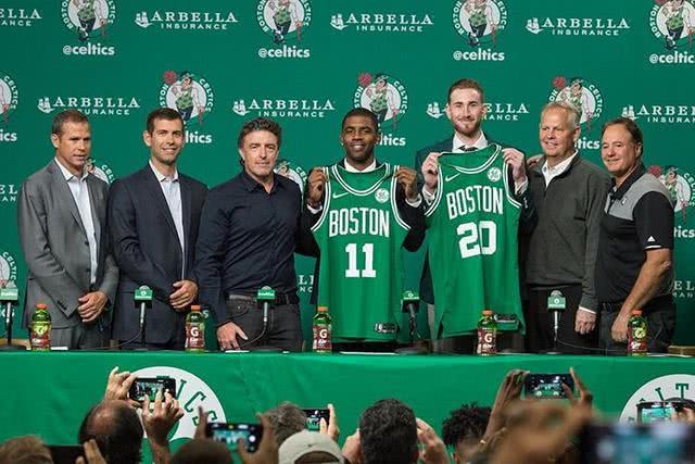 与手递手进 与手递手进