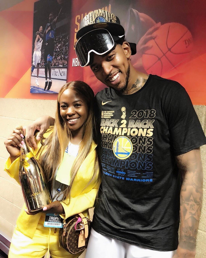 中后场出现 中后场出现